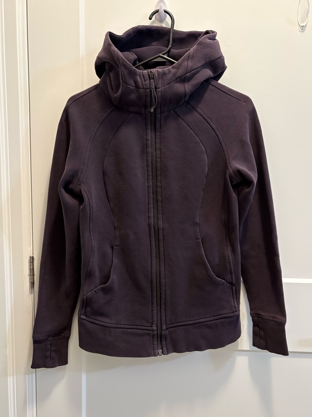 Lululemon Scuba Hoodie IV in black currant - Picture 2 of 7